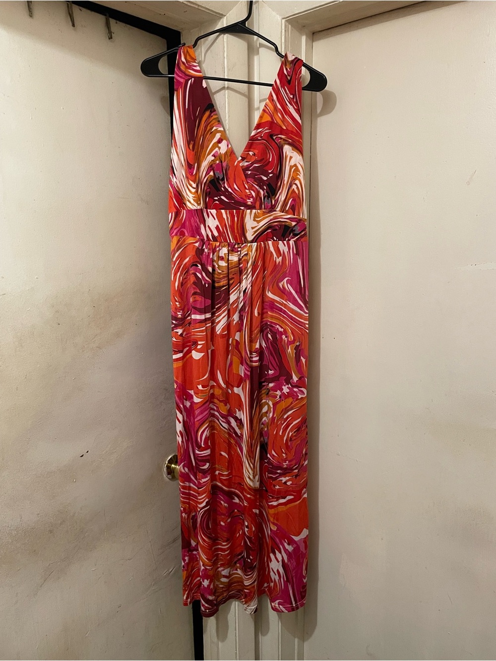 Studio West Apparel Women’s Plus 2X Red Abstract V-Neck Stretch Maxi Dress